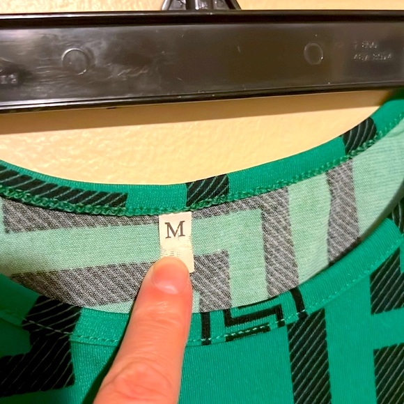 M Dress Sleeveless Stretchy Green w Black Design for Summer - Picture 5 of 8